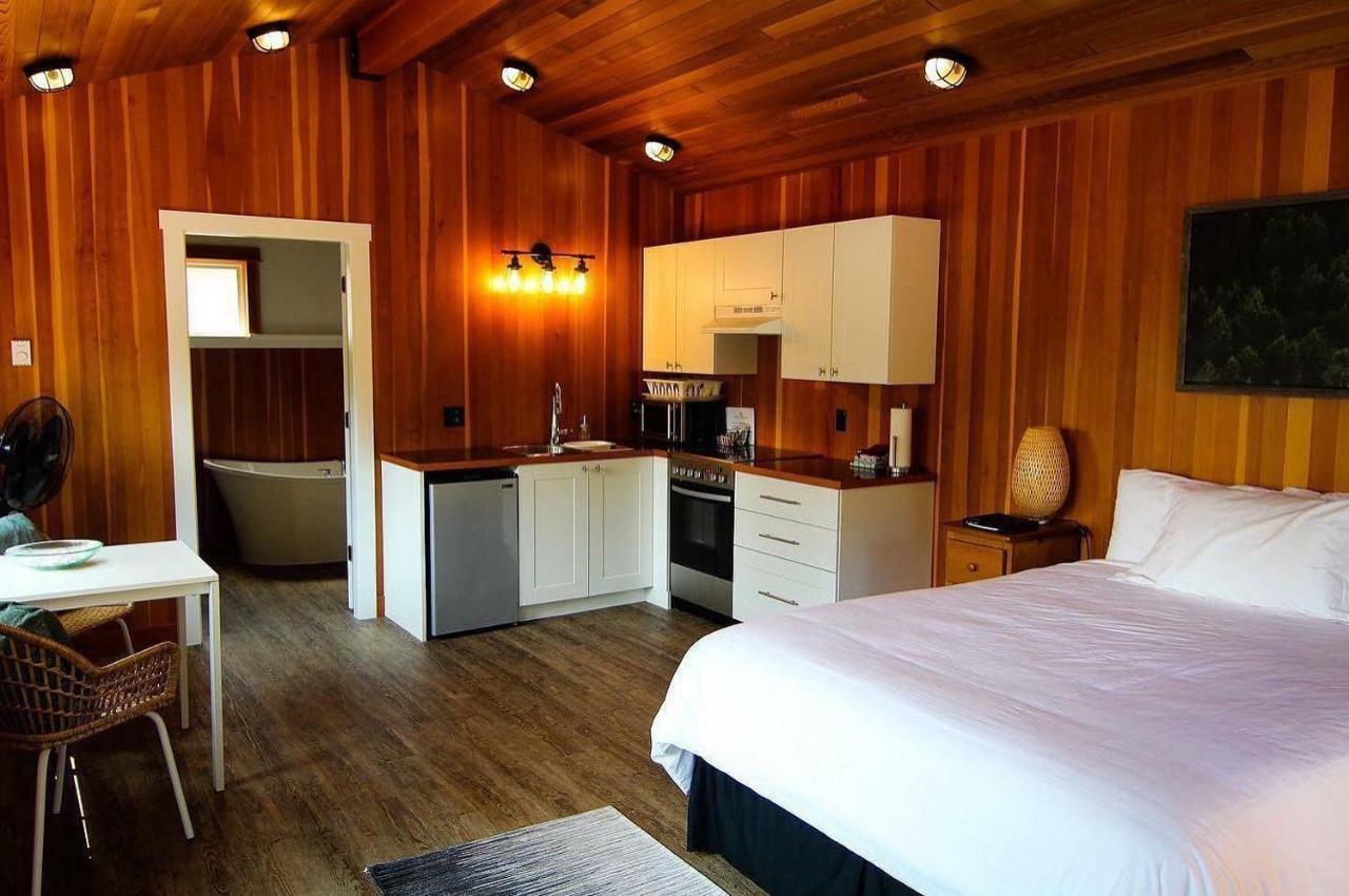 Gowlland Harbour Resort Heriot Bay Eksteriør billede