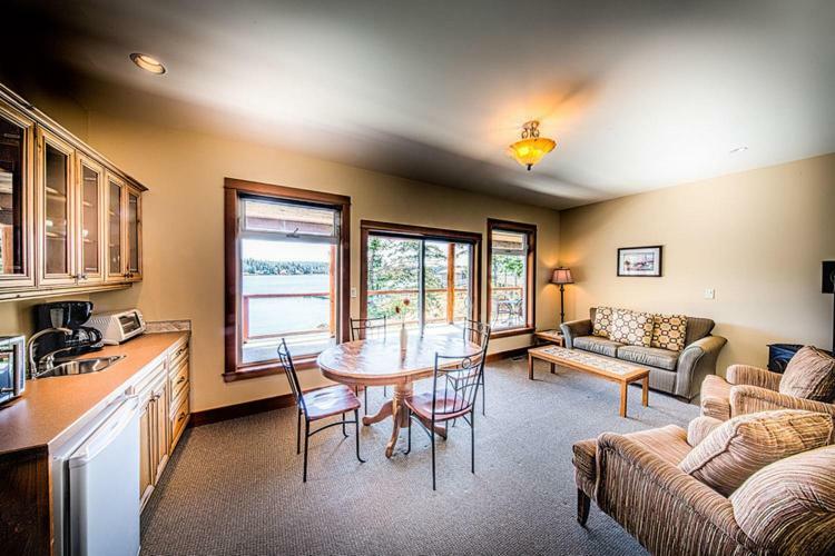 Gowlland Harbour Resort Heriot Bay Eksteriør billede